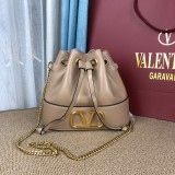 Valentino Original VLOGO SIGNATURE shoulder bag YG24061209