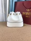 Valentino Original VLOGO SIGNATURE shoulder bag YG24061209