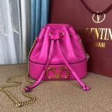 Valentino Original VLOGO SIGNATURE shoulder bag YG24061209