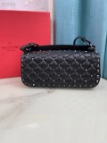 Valentino Original Garavani Rockstud shoulder bag YG24061913