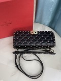 Valentino Original Garavani Rockstud shoulder bag YG24061913