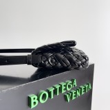 Bottegaa Venetaa Origina Calfskin Medium Garavani Supervee YG24071617