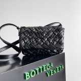 Bottegaa Venetaa Origina Calfskin Medium Garavani Supervee YG24071617