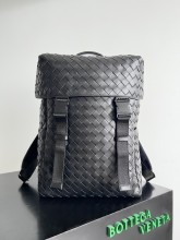 Bottegaa Venetaa Original Garavani Rockstud Spike Backpack YG24071618