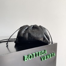 Bottega Veneta Original Knot Cltuch bag 1B24081117