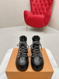 Louis Vuitton women boots shoes HG24082907