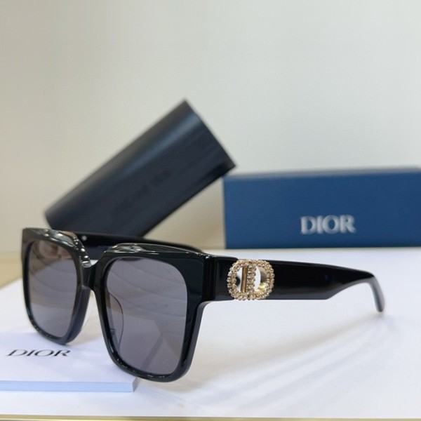 D*IOR Sunglass shangmei 24092015