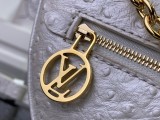 Louis vuitton monogram the Loop handbag is a half-moon baguette MX24092508