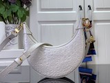Louis vuitton monogram the Loop handbag is a half-moon baguette MX24092508