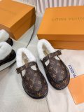 L* V  shoes WM24111611