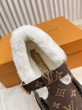 L* V  shoes WM24111611
