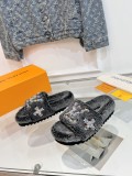 Louis Vuitton women flat shoes HG24112513
