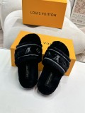 Louis Vuitton women flat shoes HG24112514