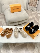 Louis Vuitton women flat shoes HG24112516