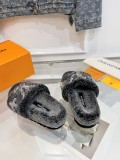 Louis Vuitton women flat shoes HG24112513