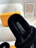 Louis Vuitton women flat shoes HG24112514