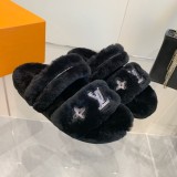 Louis Vuitton women flat shoes HG24112501