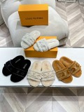 Louis Vuitton women flat shoes HG24112514