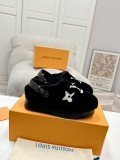 Louis Vuitton women flat shoes HG24112516