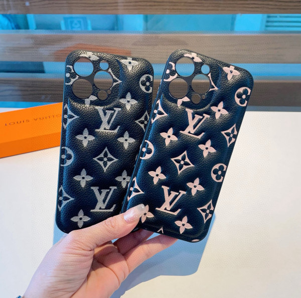 L*V phone shell NYY25030226