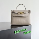 Bottega Veneta Original Medium Andiamo tote bag YG25071501