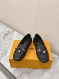 Louis Vuitton women flat shoes HG25072115