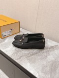 Louis Vuitton women flat shoes HG25072115