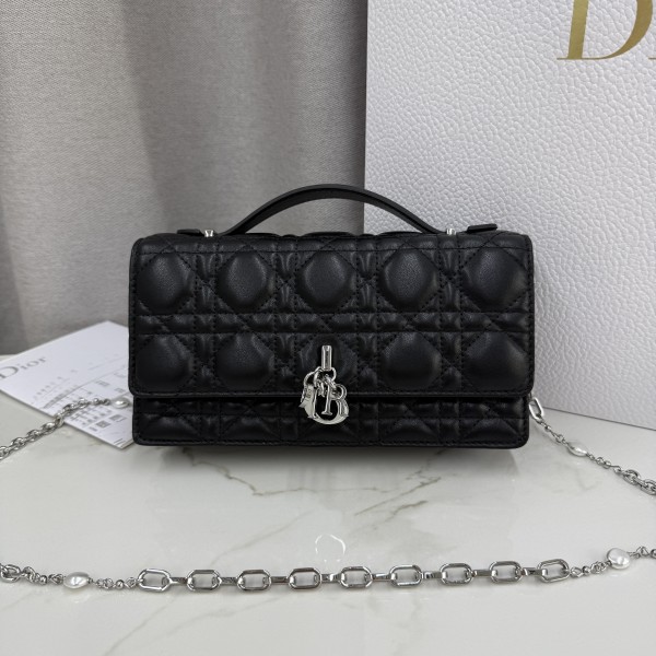 Dior Original shoulder Montaigne Leathor BF25090703