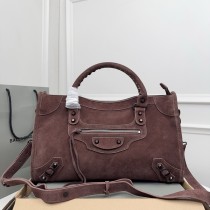𝗕𝗔𝗟𝗘𝗡𝗖𝗜𝗔𝗚𝗔*𝗟𝗘 𝗖𝗜𝗧𝗬  SIZE: 38cm