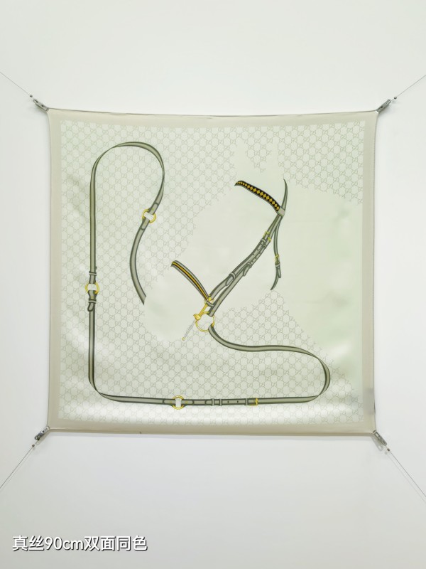 Gucci original women silk scarf 90-90cm AN26012815
