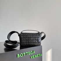 Bottegaa Venetaa Original shoulder bag XMTJ260702