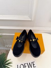 Louis Leather Vuitton women flat shoes HG26090352