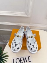 Louis Leather Vuitton women flat shoes HG26090347