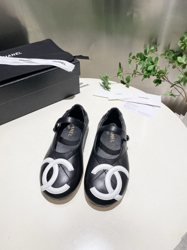 Chanel Leather women flat shoes HG26090519