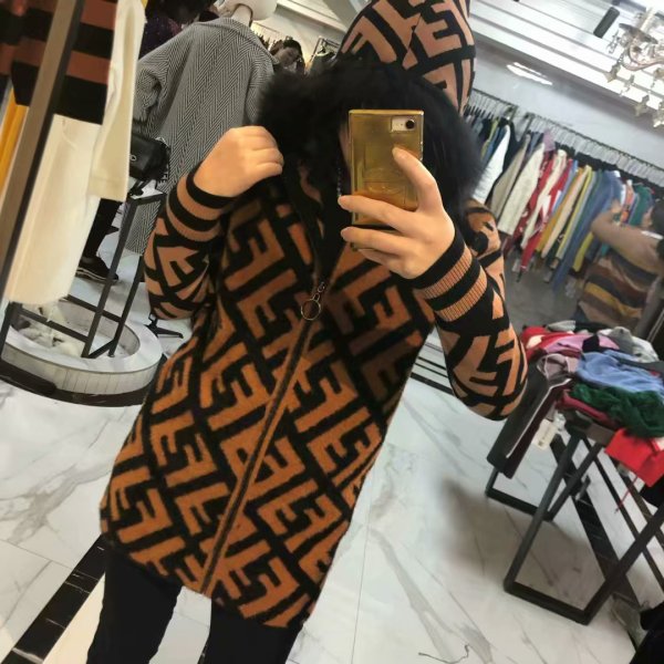 2019 autumn and winter new letter water velvet hooded stitching cashmere fox fur hat
