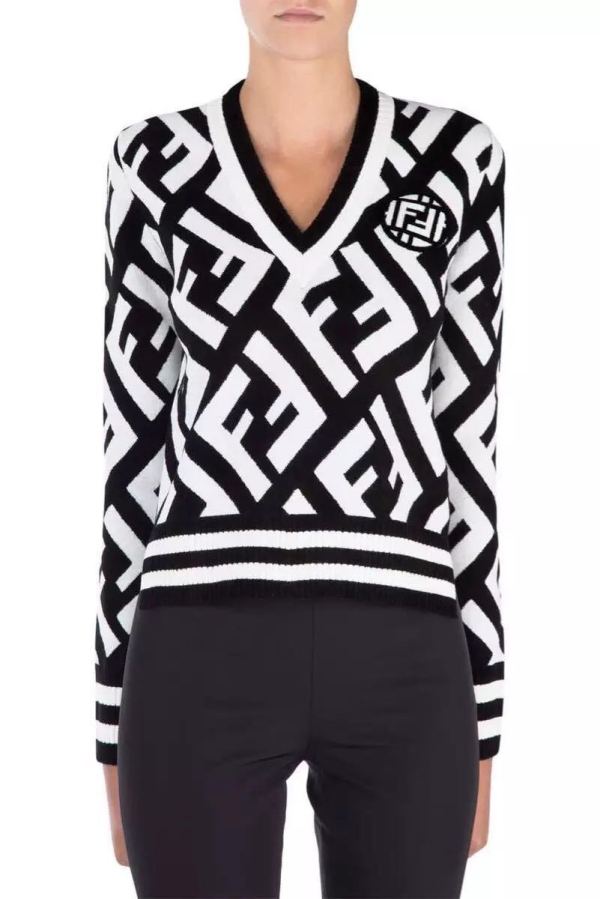2019 autumn new sweater V-neck letter long-sleeved shirt curved thin section