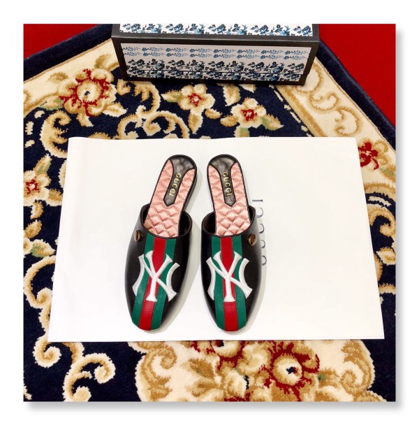 2019 spring Baotou color printing flat bottom half drag classic striped embroidery ladies slippers