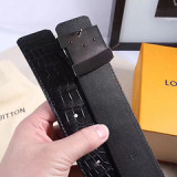 crocodile without stitching with original single letter metal buckle