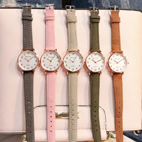 Simple Vintage Women Small Dial Watch Sweet Leather Strap Wrist Watches Gift