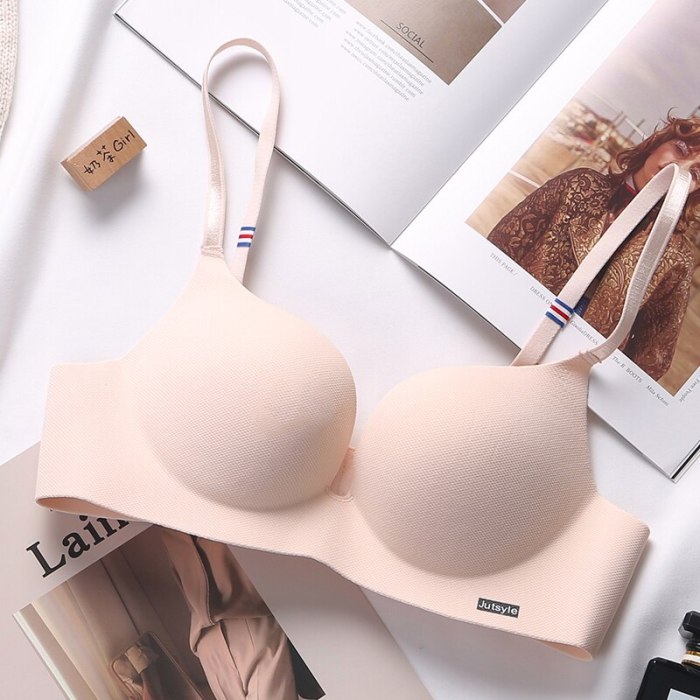 FINETOO Women Bra Soft Wireless Bras Women Sexy Lingerie Fashion Adjusted Seamless Bralette Female A B Cup Push Up Bra Underwear
