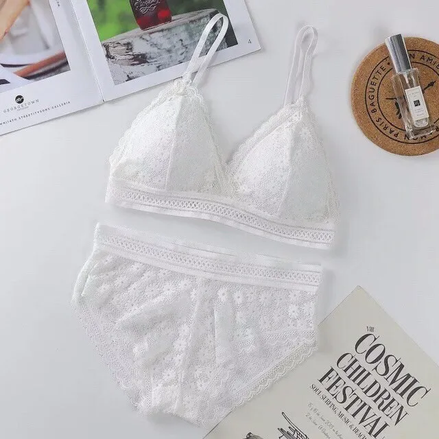 French women's lace sexy lace bra seamless deep V lace thin wireless bra triangle cup underwear sexy female underwear soft bra