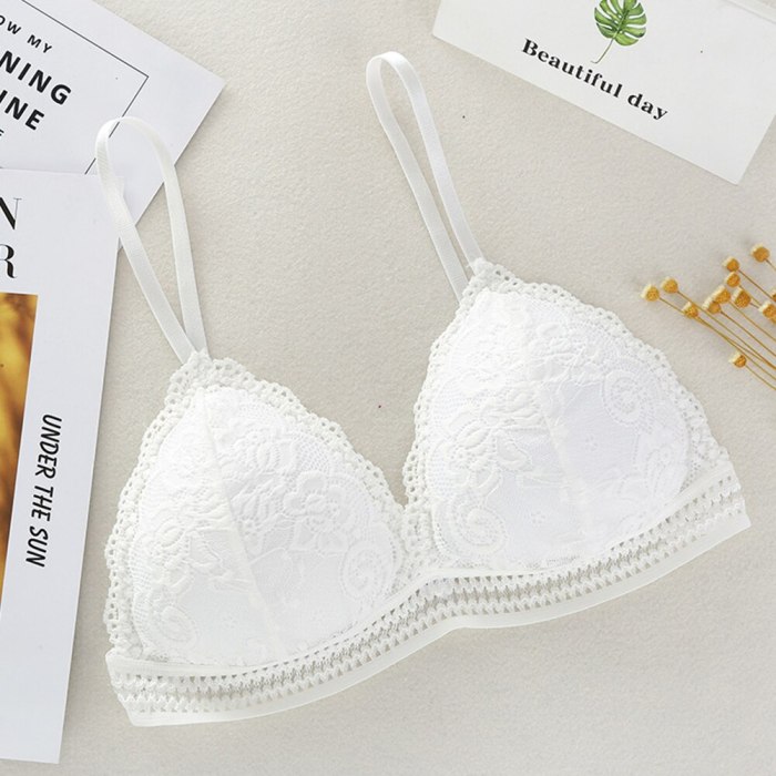 Thin French Style Bralette Lace Wireless Triangle Cup Women Lingerie Soft Bra Seamless Underwear Deep V Girls