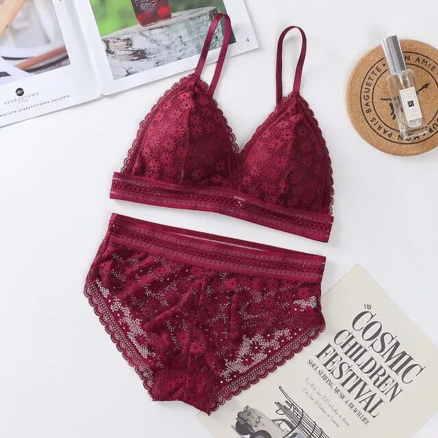 French women's lace sexy lace bra seamless deep V lace thin wireless bra triangle cup underwear sexy female underwear soft bra