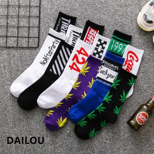 1 pair colorful Men's socks funny European  maple leaf hip-hop In Tube socks cotton personalized sports  basketball socks women