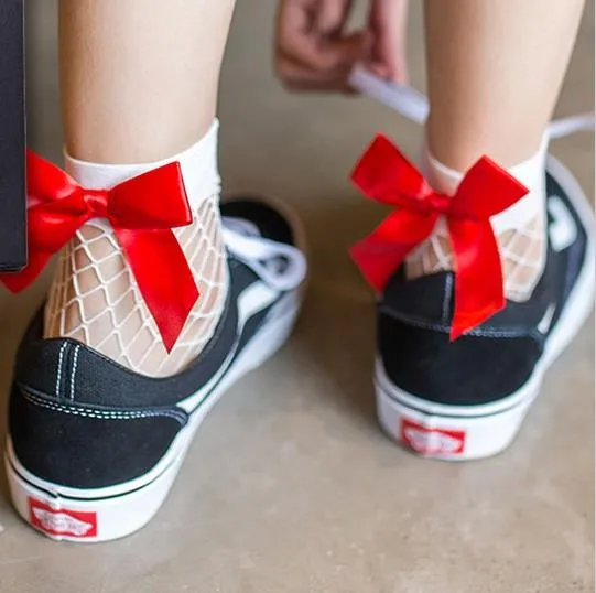 Fashion 2017 New Women Sexy Black Mesh Short Ankle Socks Christmas Girls Fishnet Socks With Cute Bow Ladies Socks 6 Colors
