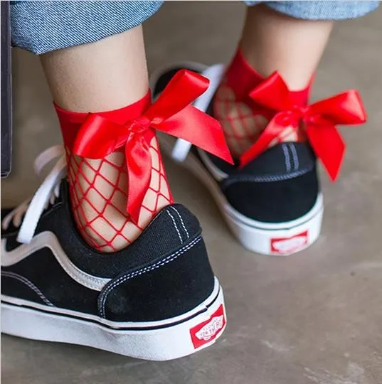 Fashion 2017 New Women Sexy Black Mesh Short Ankle Socks Christmas Girls Fishnet Socks With Cute Bow Ladies Socks 6 Colors