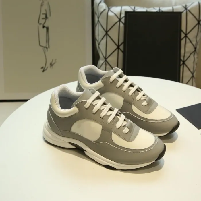 Wholesale New 2019 Brand Designer Women Sneakers Lace Up Suede Leather shoes Mens Fashion Casual Trainers Women shoes