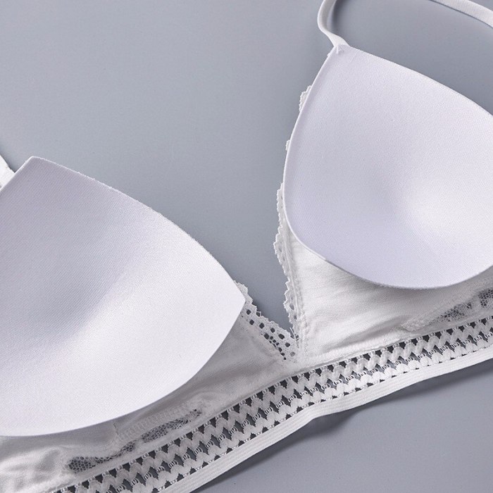 GUMPRUM Seamless Deep V Lace Bras For Women Wireless Push Up Bra Thin Comfort Soft Underwear Sexy Lingerie French Style Bralette