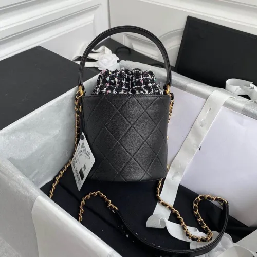 2020 handbags Famous brand luxury designer real Leather Lady bag size:17.13.13cm