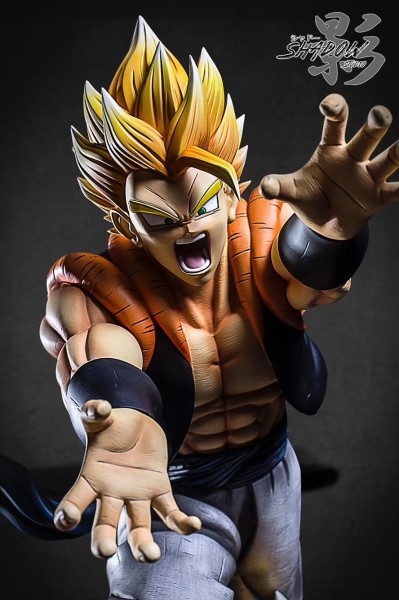 statue gogeta blue